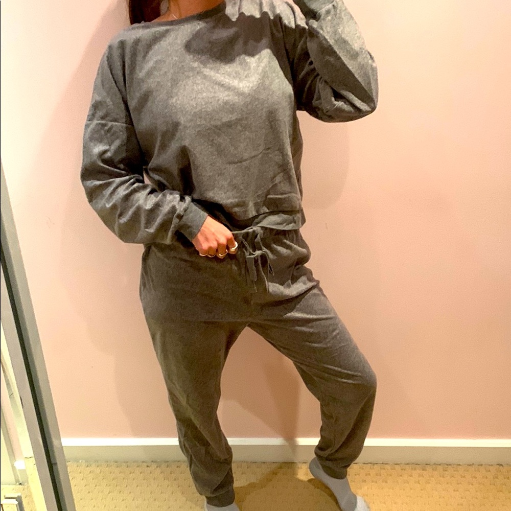 H&M grey fleece sweatpants sweatshirt pajama set sweatsuit size medium fuzzy
